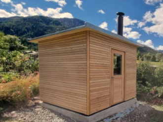 aussensauna-mit-putldach-und-fassade-in-lärche