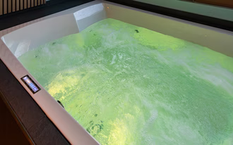 badewanne.mit-whirlfunktion