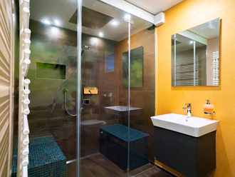 dampfbad-mit-zwei-sitzen