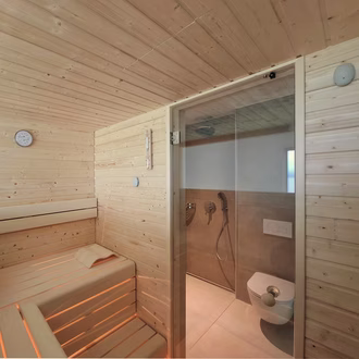 harmonie-sauna-mit-glastür