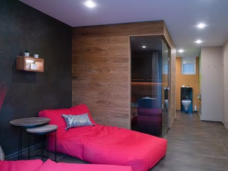 private-wellnessoase-mit-sauna-und-dampfbad-dampfdusche-wellnessraum-zum-entspannen-15