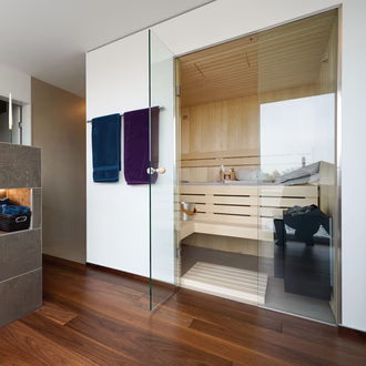 sauna-mit-teilglasfront-in-espe-vertikal