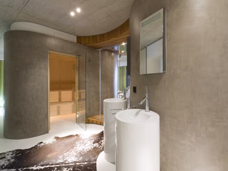 schönes-badezimmer-mit-sauna